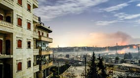 Un lever de soleil après des bombardements à Alep, en Syrie, le 1er décembre dernier
