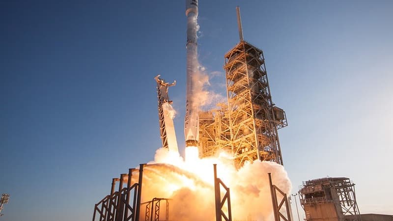 Space X est autorisé à lancer son projet Starlink de déploiement d’une constellation de microsatellites (4425) en orbite basse. 