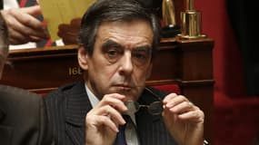 François Fillon, engagé depuis trois semaines dans un bras de fer avec Jean-François Copé pour la présidence de l'UMP, s'est dit favorable mardi à l'organisation d'un nouveau vote ouvert à de nouvelles candidatures. /Photo prise le 4 décembre 2012/REUTERS