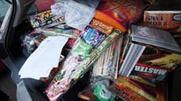 Des feux d'artifice saisis sont visibles dans une voiture à la frontière franco-allemande, près de Strasbourg, le 30 décembre 2017. (Illustration)