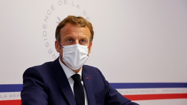 Le président Emmanuel Macron lors d'un conseil de défense sur la situation sanitaire, le 11 août 2021 au Fort de Brégançon, à Bormes-les-Mimosas
