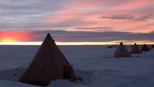 Les installations des scientifiques, en 2008, sur l'île de James Ross.