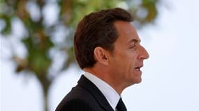 La cote de popularité de Nicolas Sarkozy remonte de trois points, à 38%, dans le baromètre mensuel de l'institut LH2 pour lenouvelobs.com. /Photo prise le 22 avril 2010/REUTERS/Robert Pratta