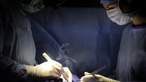 Une opération chirurgicale à Angers en 2013 (illustration)