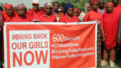Des membres du mouvement "Bring Back Our Girls" ("Ramenez nos filles") manifestent à Abuja le 14 janvier 2016 en faveur de la libération des lycéennes enlevées à Chobok dans le nord-est du Nigeria en avril 2014 par le groupe jihadiste Bo...