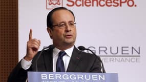 "Aller vite est le premier objectif quand il y a urgence, et il y a urgence pour l'emploi des jeunes", a déclaré François Hollande en début de journée lors d'un colloque organisé par l'Institut Berggruen à Sciences Po Paris.