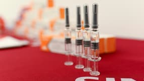 Des vaccins expérimentaux contre le Covid-19 dans une usine du laboratoire chinois Sinovac, le 24 septembre 2020