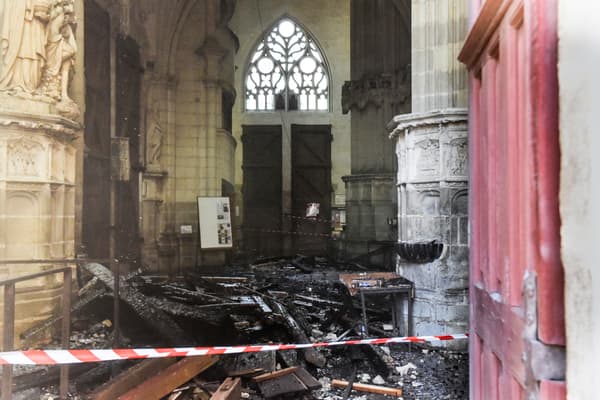 L'intérieur de la cathédrale de Nantes après l'incendie du 18 juillet 2020