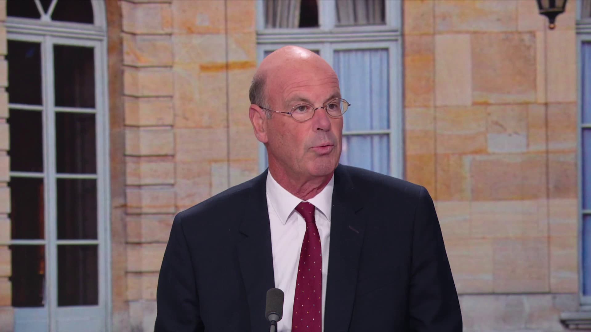 "JE PENSE QU'UN CHEMIN EST POSSIBLE": L'ANCIEN MINISTRE DE L'ÉCONOMIE ÉRIC LOMBARD SOUHAITE LA SUSPENSION DE RÉFORME DES RETRAITES