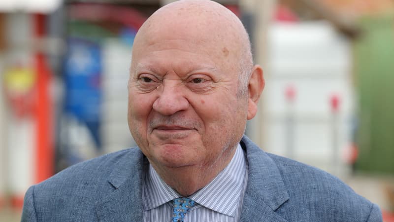 "Ses facultés intellectuelles sont intactes": actuellement hospitalisé, André Santini fait une première apparition dans sa campagne municipale à Issy-les-Moulineaux