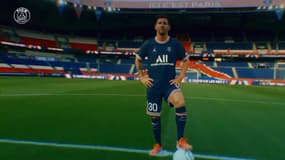 Lionel Messi avec le maillot du PSG