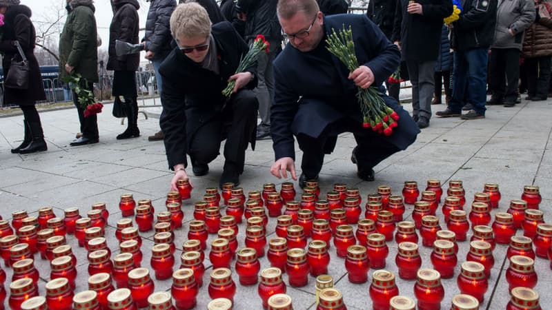 Des milliers de personnes sont venues rendre hommage à Boris Nemtsov à Moscou, mais des personnalités n'ont pas été autorisées à se rendre aux funérailles de l'opposant.