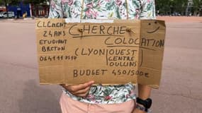 Un étudiant breton est à la recherche d'un logement à Lyon mais il est difficile d'en trouver un.