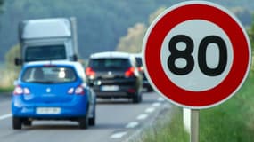 Un panneau de limitation de vitesse à 80 km/h sur la RN57 à Hyet dans l'Est de la France le 1er juillet 2015