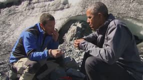 Lors du tournage d'une émission de téléréalité en Alaska, le président américain Barack Obama s'est délecté d'un reste de saumon laissé par un ours. 