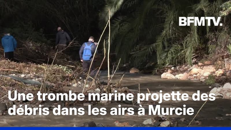 Une trombe marine projette des débris dans les airs à Murcie en Espagne