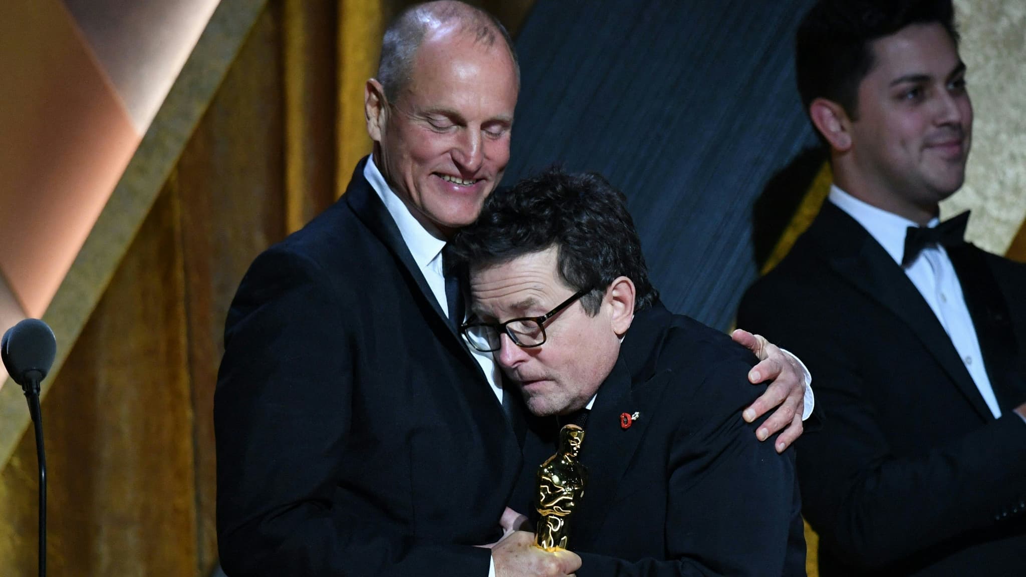 Woody Harrelson et Michael J. Fox lors d'une soirée de gala à Los Angeles le 19 novembre 2022.

