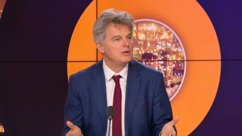 Fabien Roussel, sur le plateau de BFMTV le 25 janvier 2022