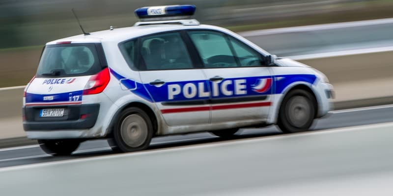 Une voiture de police sur l'autoroute A1. (photo d'illustration)