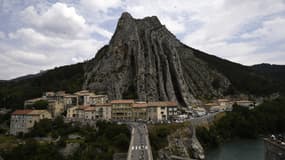 Le rocher de la Baume à Sisteron (Alpes-de-Haute-Provence)