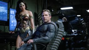 Gal Gadot dans la peau de Wonder Woman, au côté de Ben Affleck dans celle de Batman