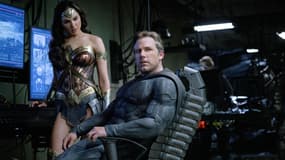 Gal Gadot dans la peau de Wonder Woman, au côté de Ben Affleck dans celle de Batman