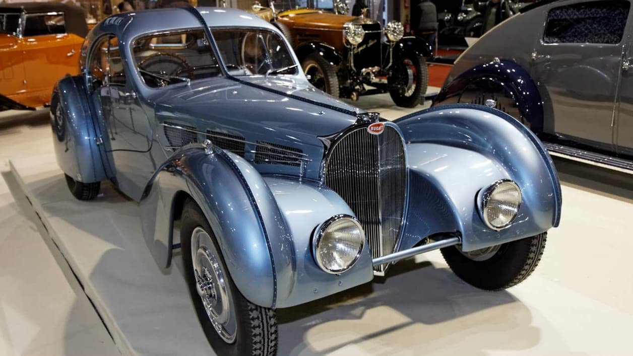 La Bugatti Type 57SC Atlantic date des années 30, c'est un modèle emblématique de la marque.