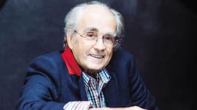 Le musicien et compositeur Michel Legrand a reçu vendredi la médaille Grand Vermeil, plus haute distinction de la Ville de Paris, par la maire PS Anne Hidalgo à l'Hôtel de Ville, a annoncé la Ville dans un communiqué - 22 janvier 2016