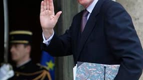 Le ministre de l'Intérieur Brice Hortefeux a été condamné vendredi à 750 euros d'amende et 2.000 euros de dommages et intérêts pour injure raciale lors d'une conversation en 2009 avec un militant UMP d'origine maghrébine. /Photo prise le 24 mars 2010/REUT