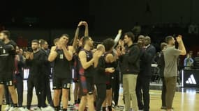Les adieux des joueurs du Paris Basket à la Halle Carpentier, le 7 février 2024