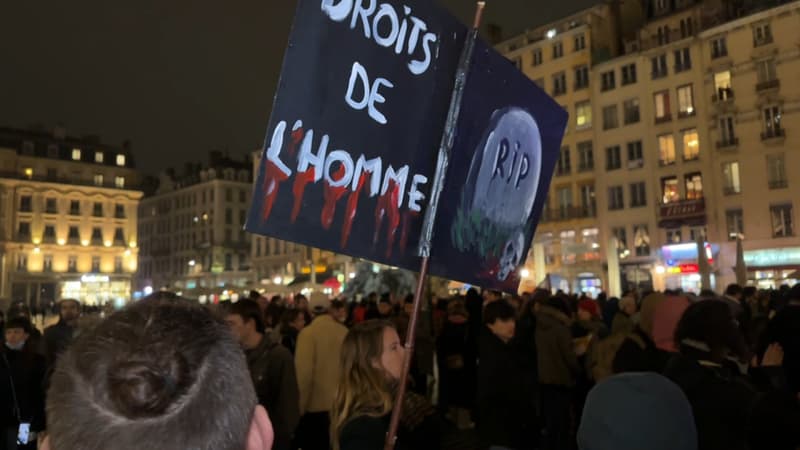 Une manifestation contre la loi immigration a eu lieu à Lyon dans la soirée de jeudi 21 décembre (image d'illustration).