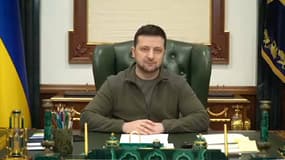 Le président ukrainien Volodymyr Zelensky accuse les forces russes d'avoir fait échouer l'évacuation des civils, le 7 mars 2022