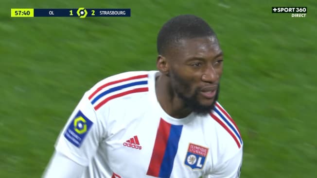 Toko Ekambi grimace à sa sortie. Toko Ekambi grimace à sa sortie.