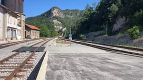 La gare d'Annot le 9 juillet 2025 à l'occasion de son inauguration 
