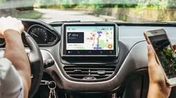 L'application Waze est célèbre pour proposer les trajets les plus rapides (photo d'illustration).