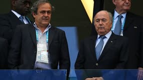 Michel Platini (à gauche) et Sepp Blatter