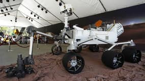 Modèle à l'échelle de Curiosity. Au terme d'un voyage de huit mois dans l'espace, le nouveau robot de la Nasa devrait se poser lundi sur Mars pour vérifier si la Planète rouge n'abrite pas des traces de constituants de la vie autre que l'eau recherchée lo