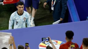Le Portugais Cristiano Ronaldo en train de regagner son vestiaire après le match de l'Euro contre la Géorgie, le 26 juin 2024