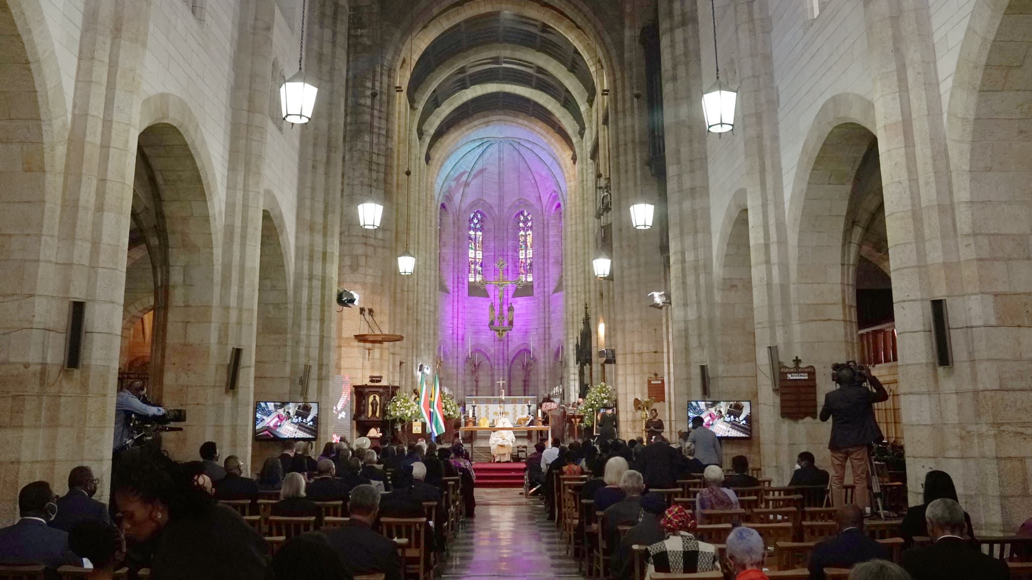 La cathédrale Saint-George célèbre les obsèques de Desmond Tutu au Cap, en Afrique du Sud, le 1er janvier 2022