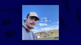 Travis Decker est décrit par la police comme un ancien militaire ayant suivi une formation poussée. 