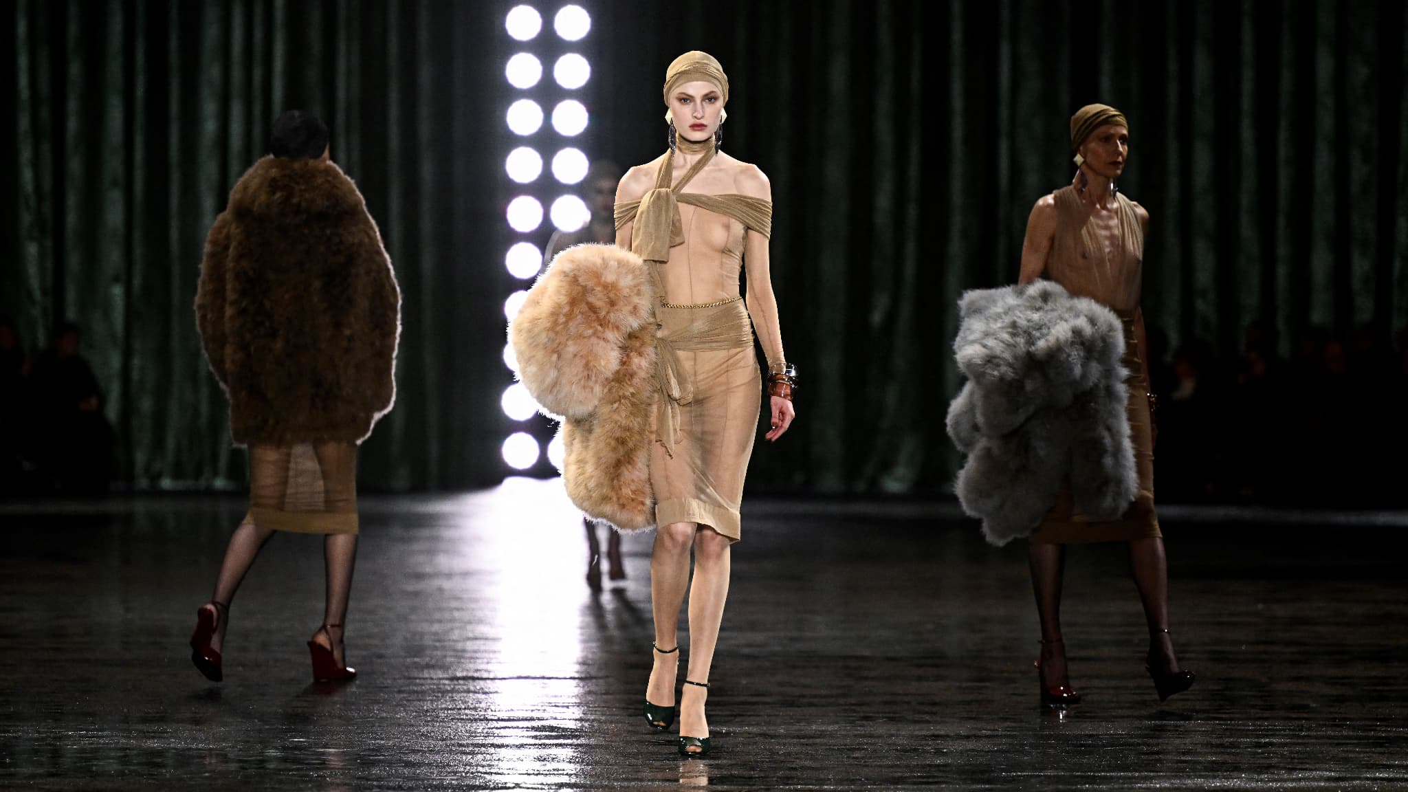 Défilé Saint Laurent automne/hiver 2024/2025