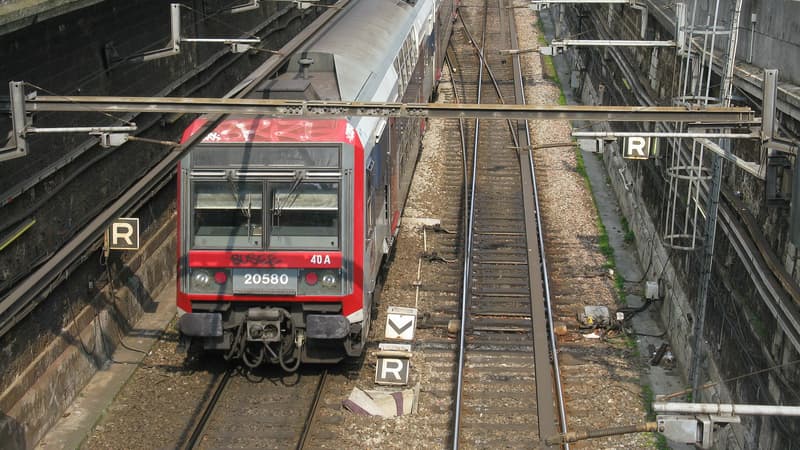 Le trafic est perturbé sur le RER C. 