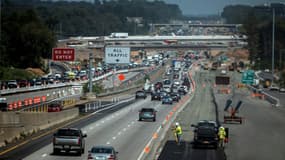 Travaux sur une autoroute américaine, à Fairfax, en Virgine, le 10 août 2021