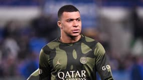 Kylian Mbappé lors d'un échauffement du PSG contre Brest, février 2024