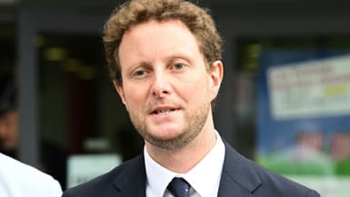 Le ministre délégué aux Transports Clément Beaune à Mézieres-sur-Seine, dans les Yvelines, le 28 juillet 2023 (photo d'illustration). 