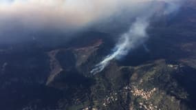 La météo fraîche dans la nuit de dimanche à lundi a calmé les incendies, qui sont presque éteints.