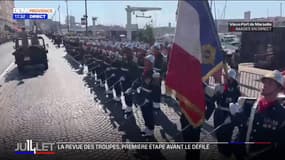 14-Juillet à Marseille: la revue des troupes vue depuis le "Command Car" avant le défilé militaire 