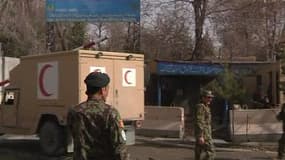 Un attentat suicide a eu lieu à Kaboul samedi matin, en marge de la visite du secrétaire américain à la Défense, tuant neuf civils.
