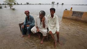 A Jacobabad, dans la province pakistanaise du Sindh, dans le sud du pays. Alors que près de 20 millions de personnes sont affectées par les inondations dévastatrices qui ont frappé le Pakistan ces deux dernières semaines, la France a annoncé l'envoi dans
