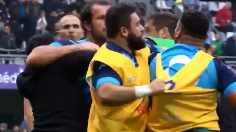 Des joueurs de Montpellier se battent à l'échauffement